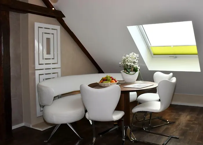 Daire Zimmermanns Lounges *