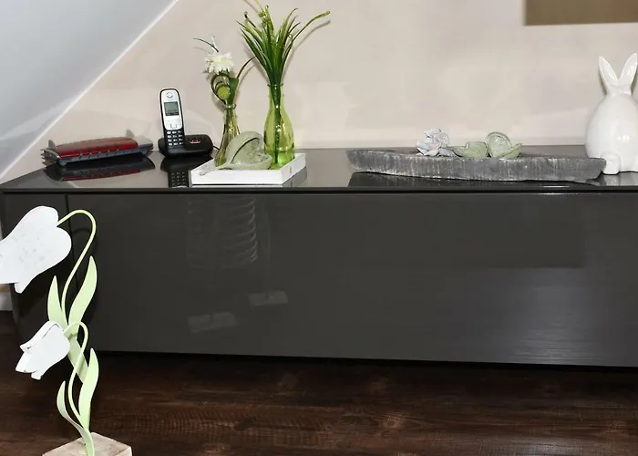 Daire Zimmermanns Lounges *